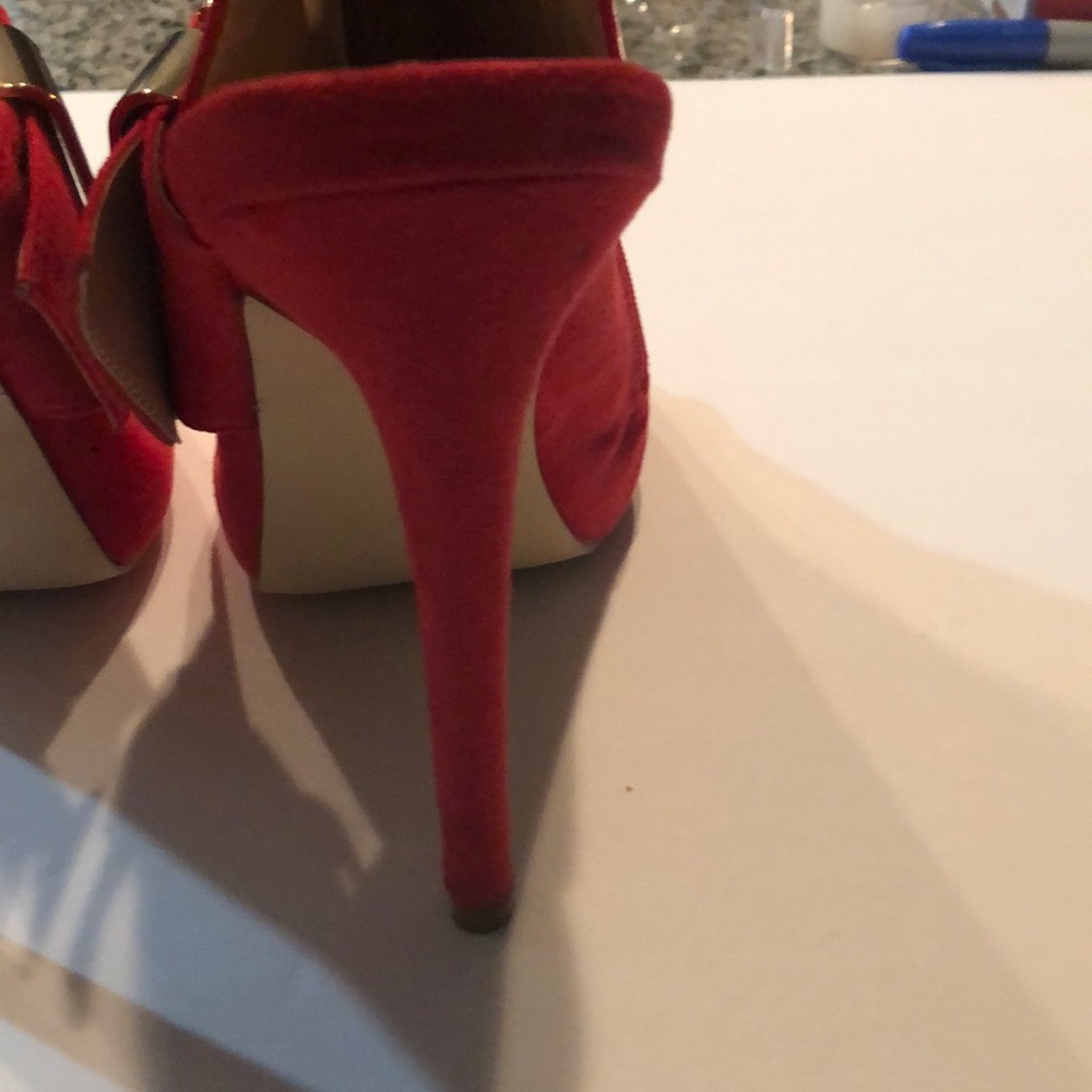 Red Heels 👠 - Picture 4 of 10